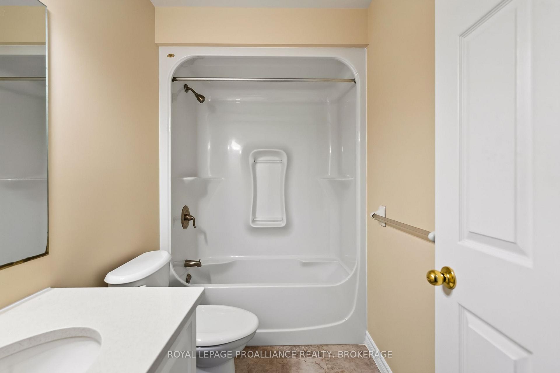 Photo 15 of 1097 Crossfield Avenue, Kingston, City Northwest — HOMEH