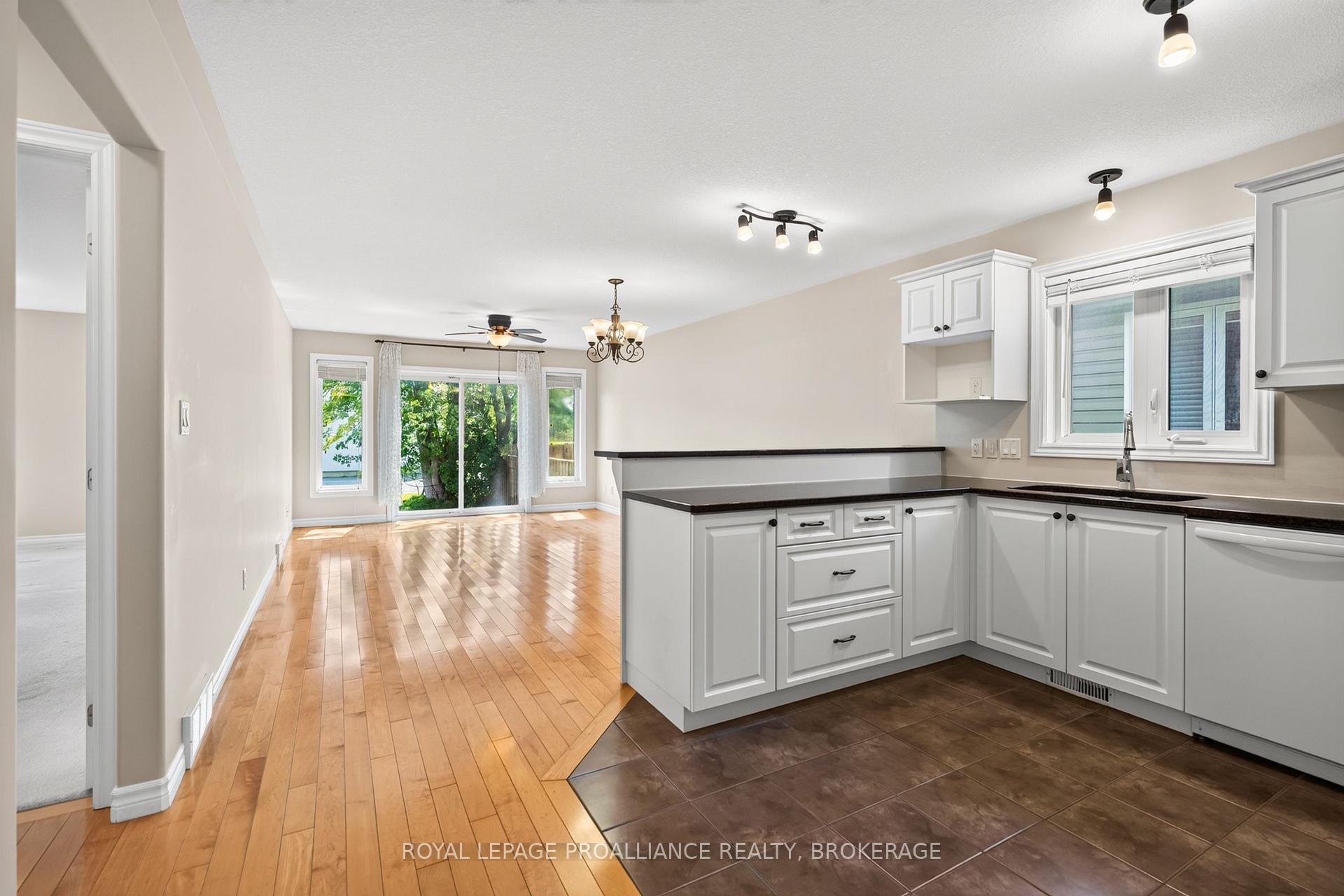 Photo 16 of 1097 Crossfield Avenue, Kingston, City Northwest — HOMEH