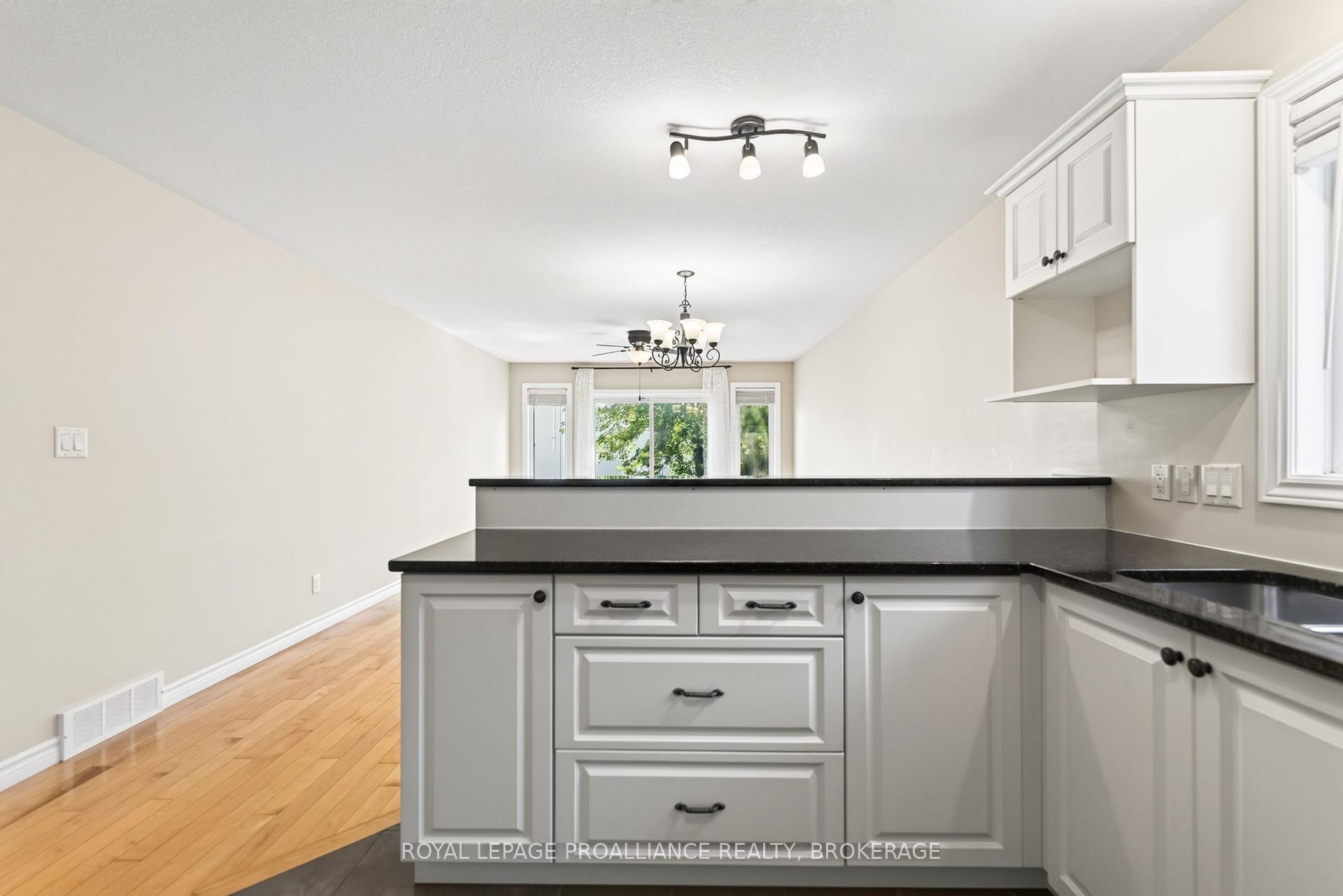 Photo 20 of 1097 Crossfield Avenue, Kingston, City Northwest — HOMEH