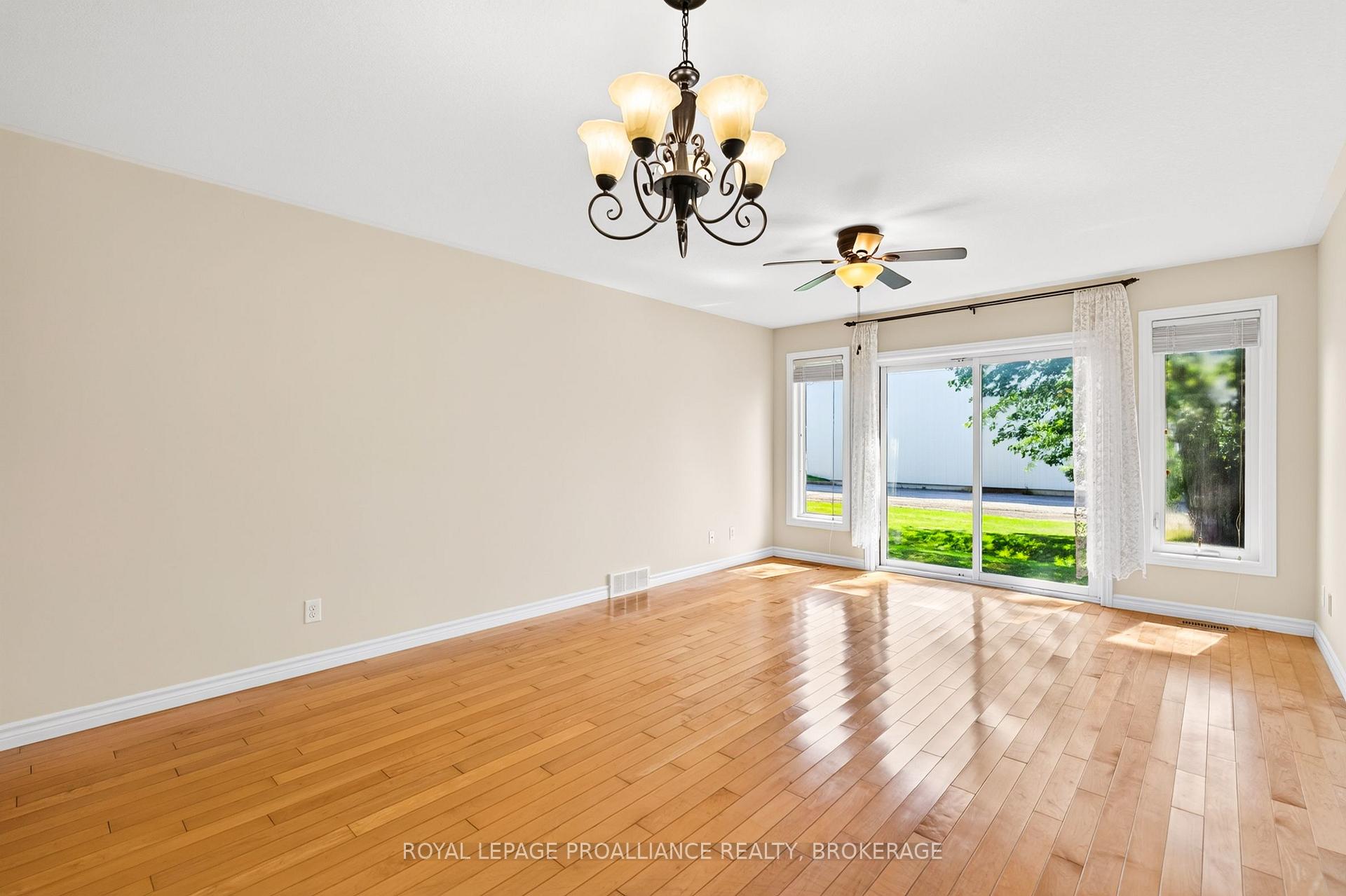 Photo 22 of 1097 Crossfield Avenue, Kingston, City Northwest — HOMEH