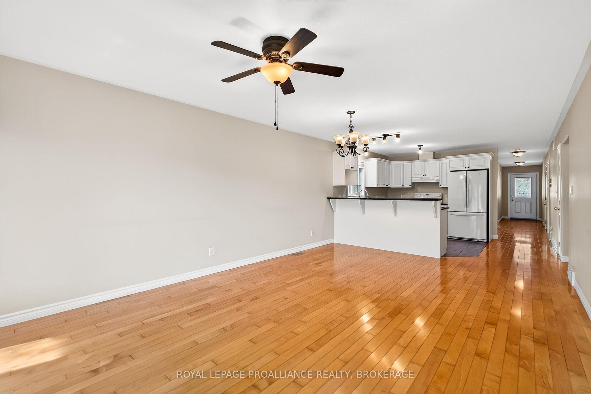Photo 24 of 1097 Crossfield Avenue, Kingston, City Northwest — HOMEH