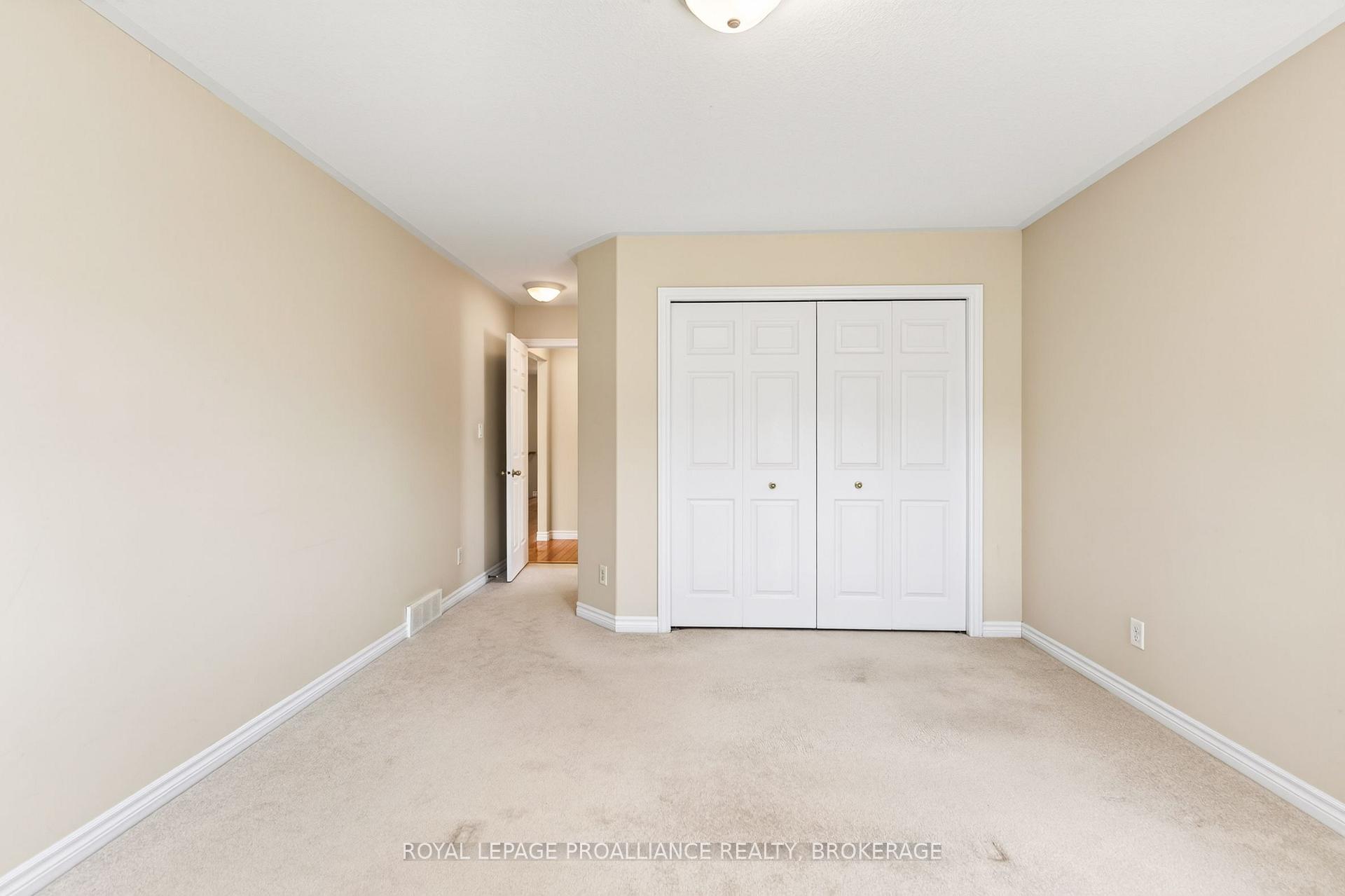 Photo 29 of 1097 Crossfield Avenue, Kingston, City Northwest — HOMEH
