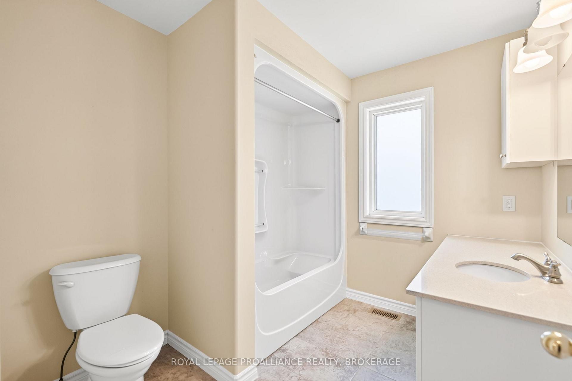 Photo 31 of 1097 Crossfield Avenue, Kingston, City Northwest — HOMEH