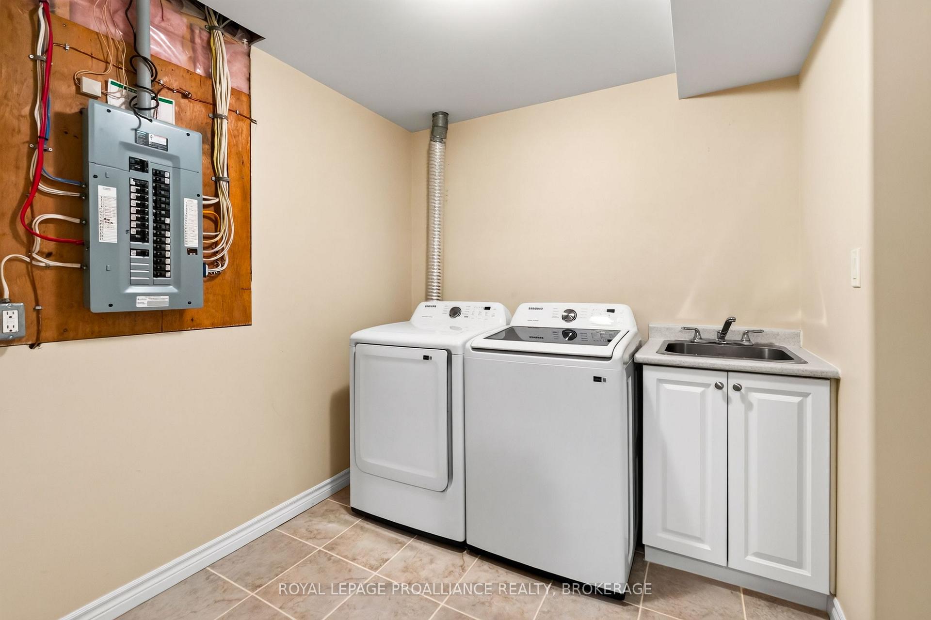 Photo 34 of 1097 Crossfield Avenue, Kingston, City Northwest — HOMEH