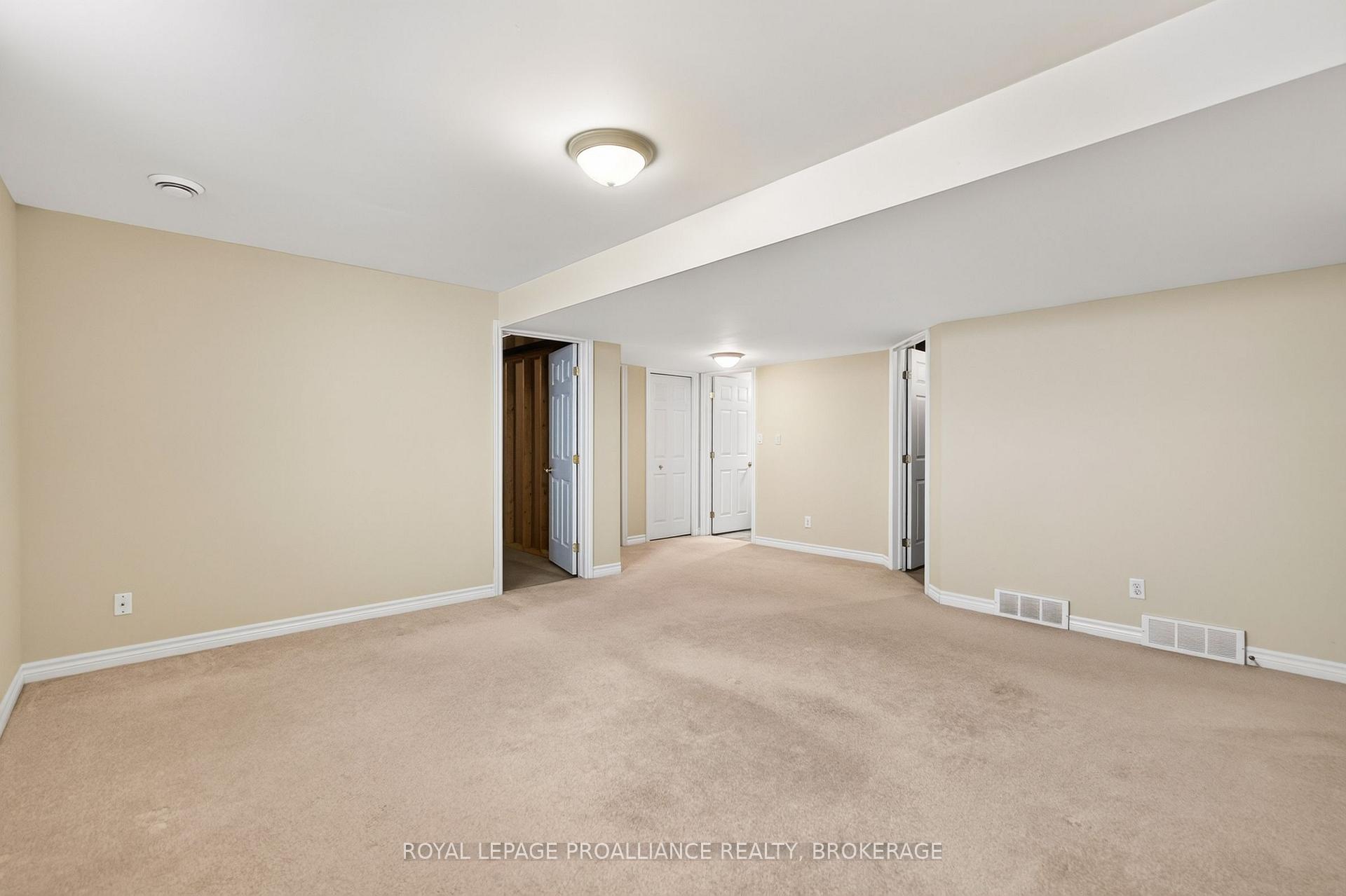 Photo 37 of 1097 Crossfield Avenue, Kingston, City Northwest — HOMEH