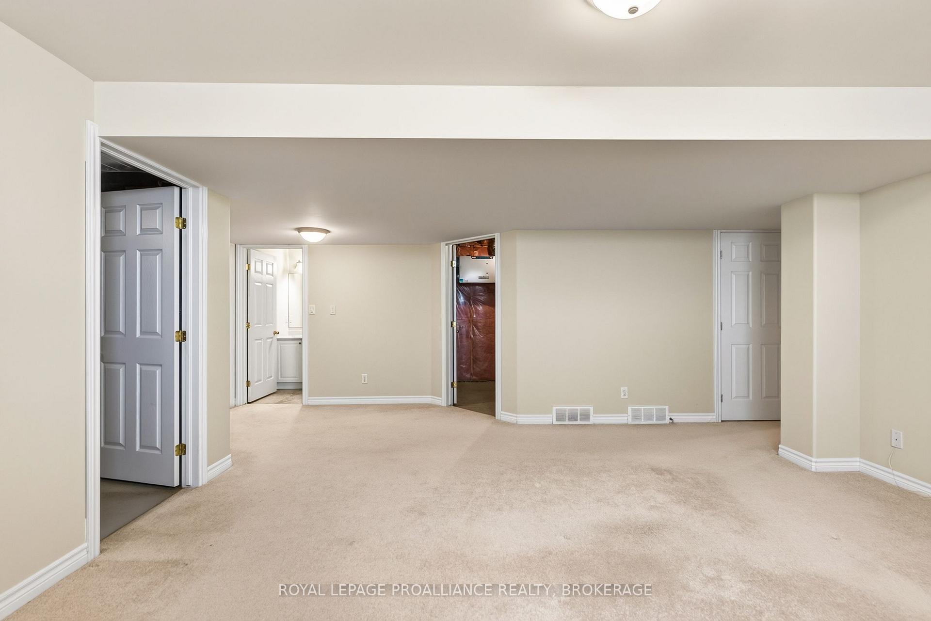 Photo 38 of 1097 Crossfield Avenue, Kingston, City Northwest — HOMEH