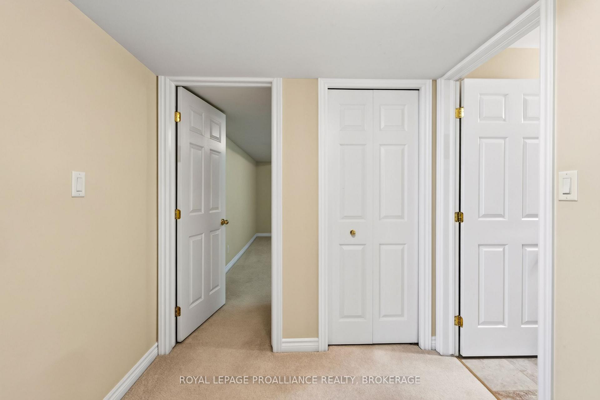Photo 39 of 1097 Crossfield Avenue, Kingston, City Northwest — HOMEH