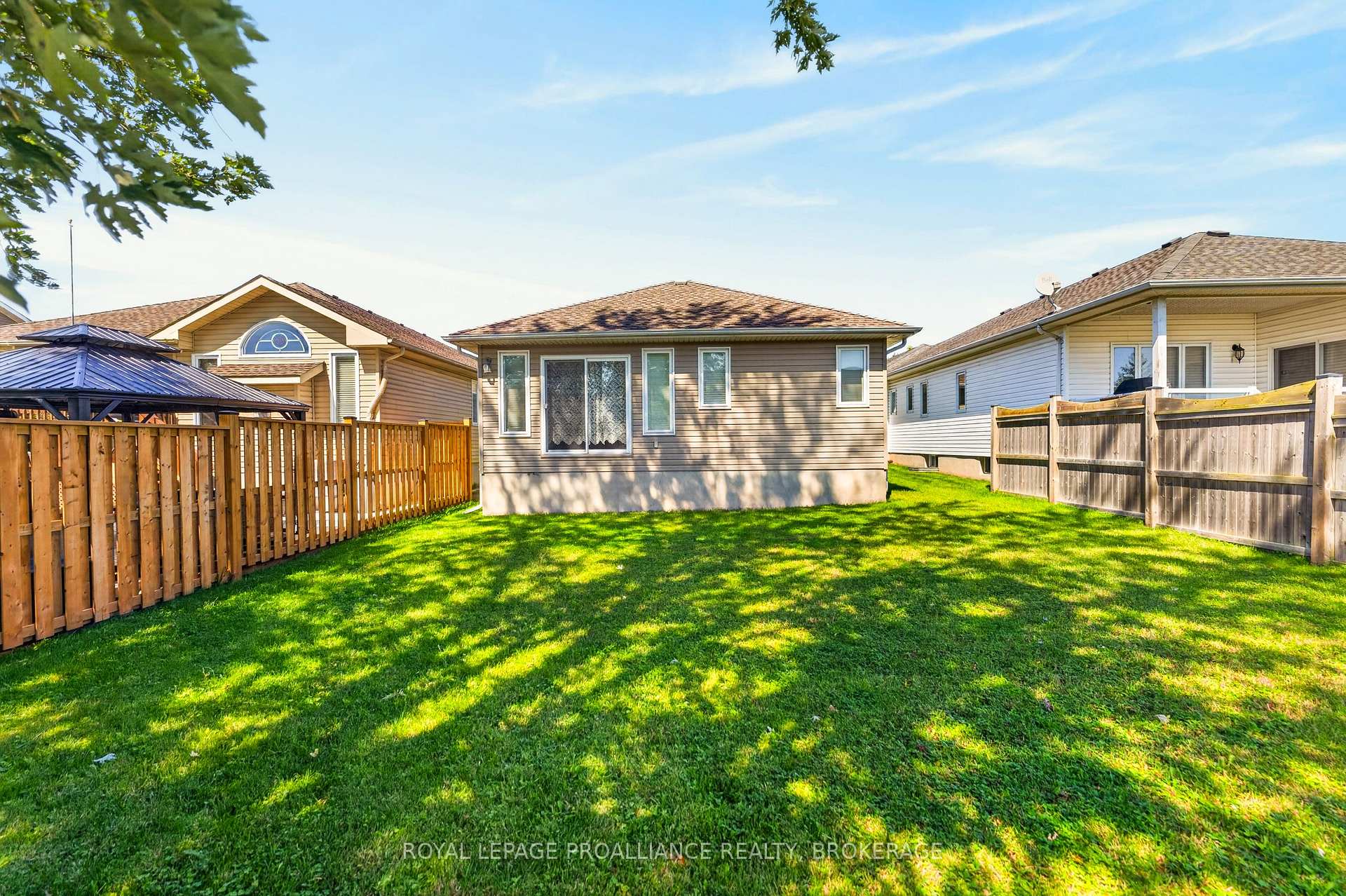 Photo 47 of 1097 Crossfield Avenue, Kingston, City Northwest — HOMEH