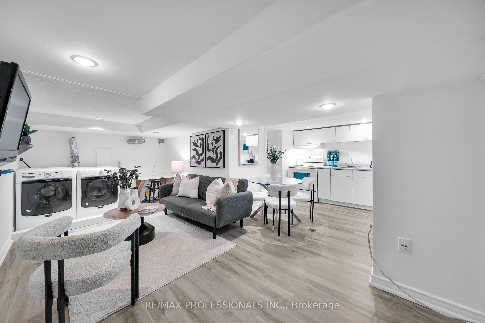 Photo 1 of Unit LOWER, 176 Sixth Street, Etobicoke, New Toronto — HOMEH