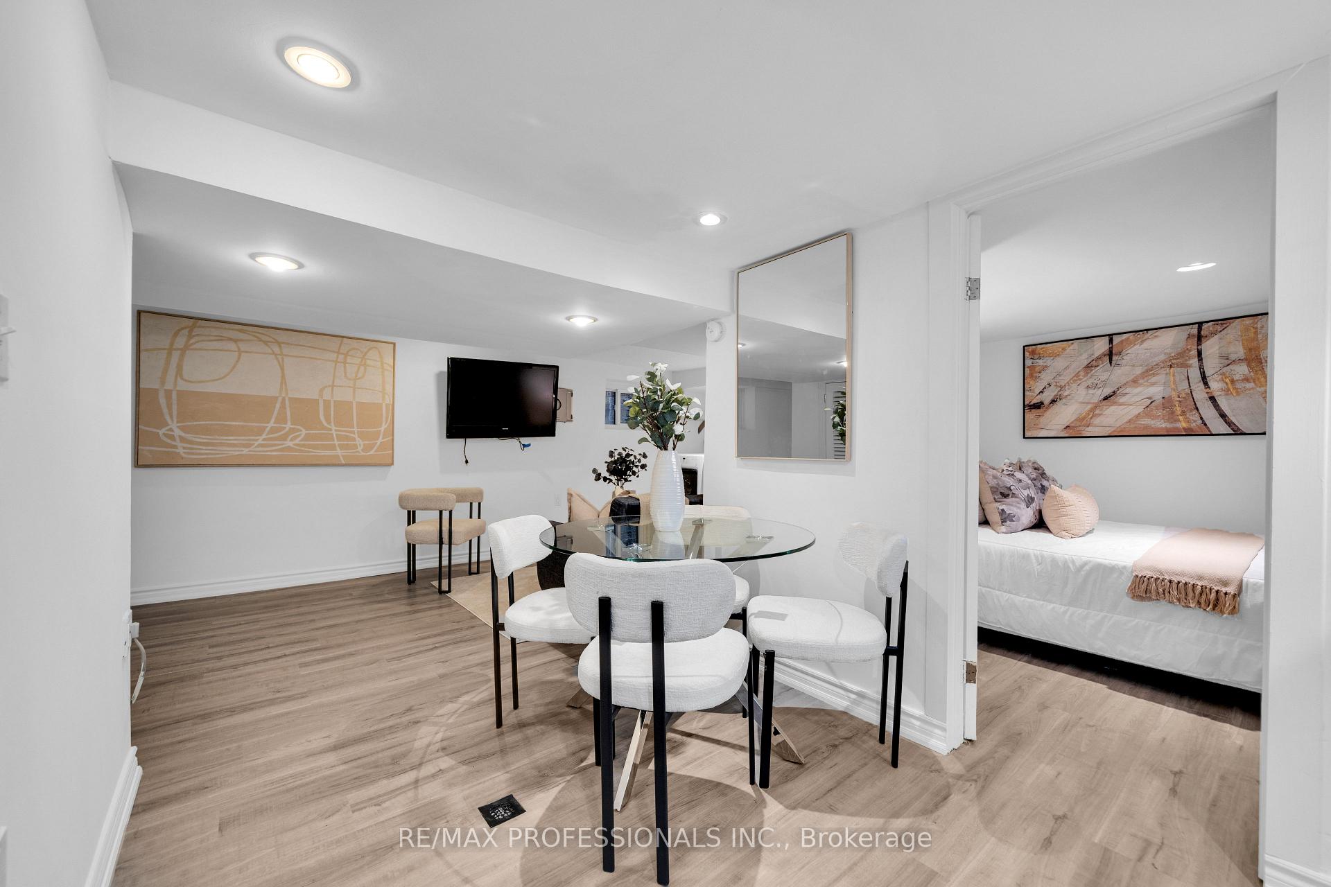 Photo 9 of Unit LOWER, 176 Sixth Street, Etobicoke, New Toronto — HOMEH