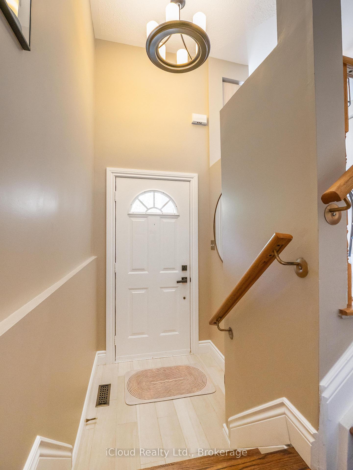 Photo 5 of 51 Spadina Road, Brampton, Bram West — HOMEH