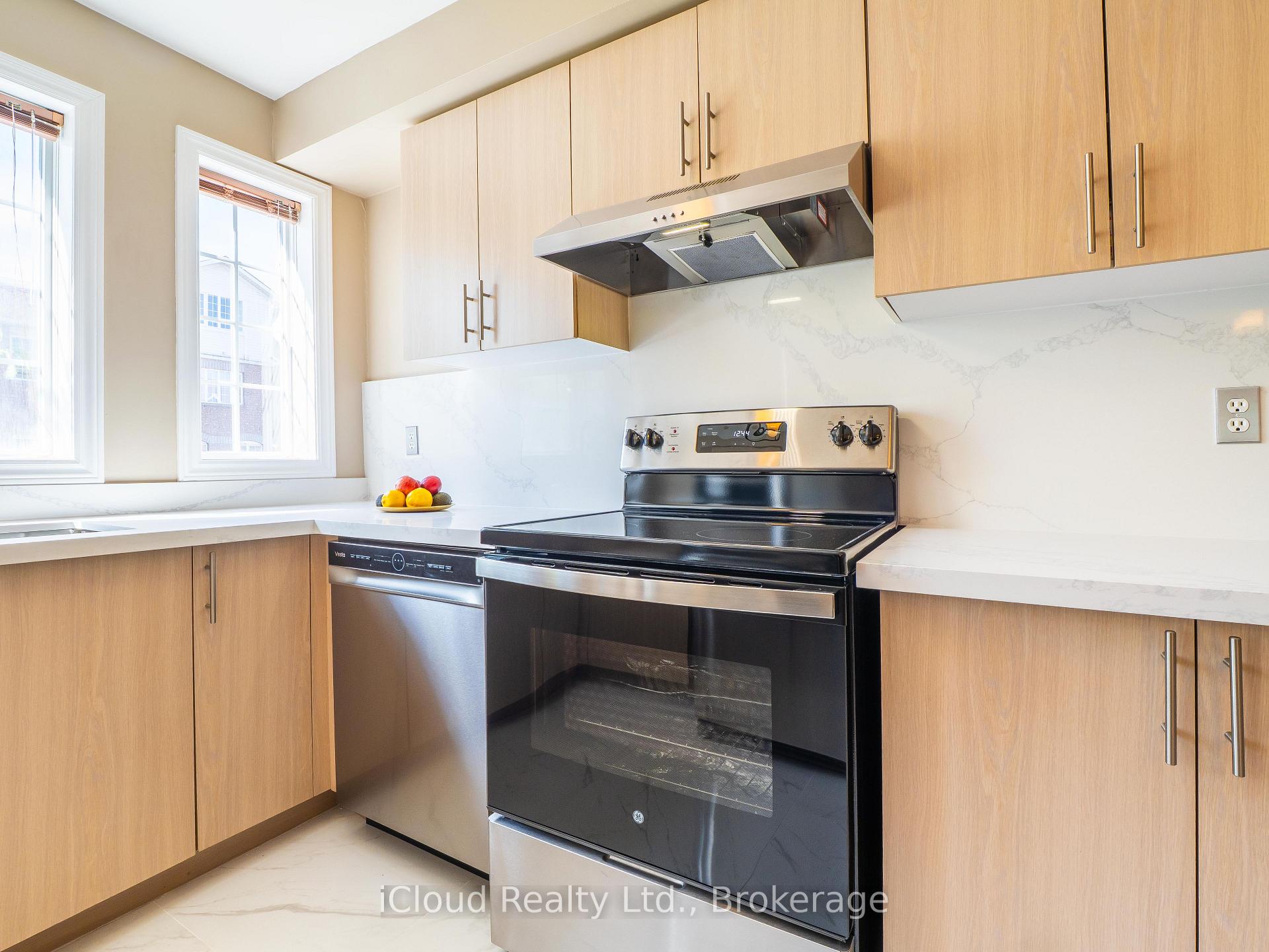 Photo 9 of 51 Spadina Road, Brampton, Bram West — HOMEH