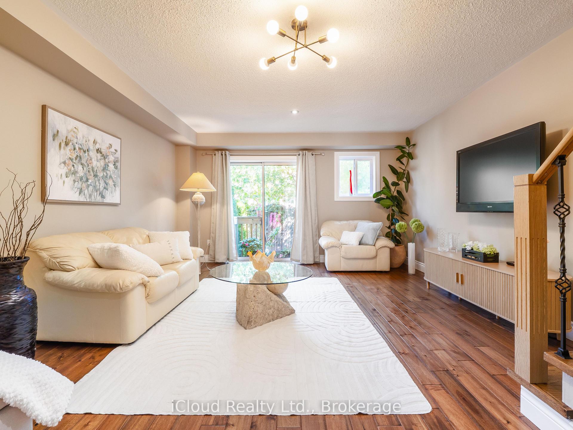 Photo 12 of 51 Spadina Road, Brampton, Bram West — HOMEH