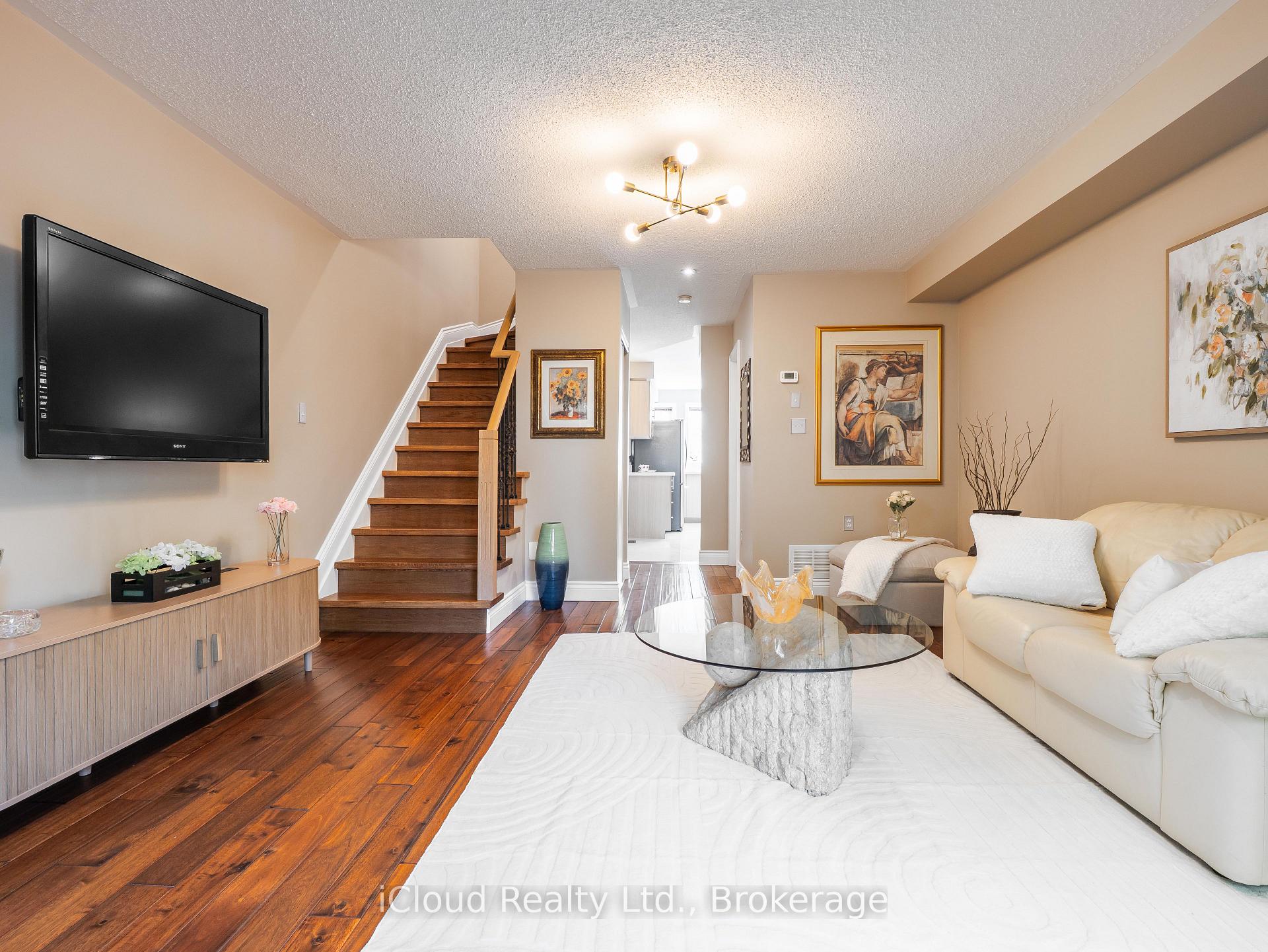 Photo 14 of 51 Spadina Road, Brampton, Bram West — HOMEH