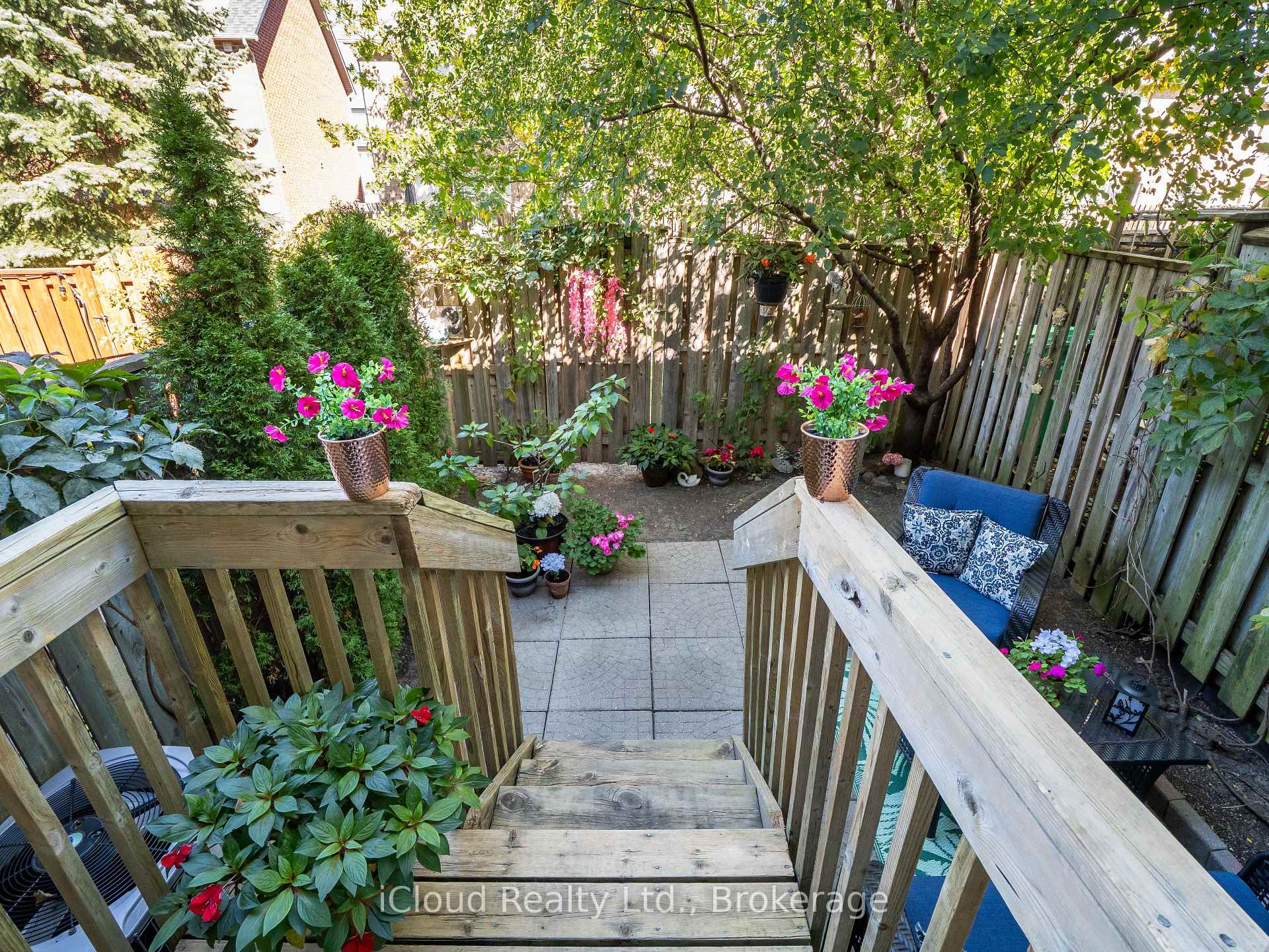 Photo 34 of 51 Spadina Road, Brampton, Bram West — HOMEH