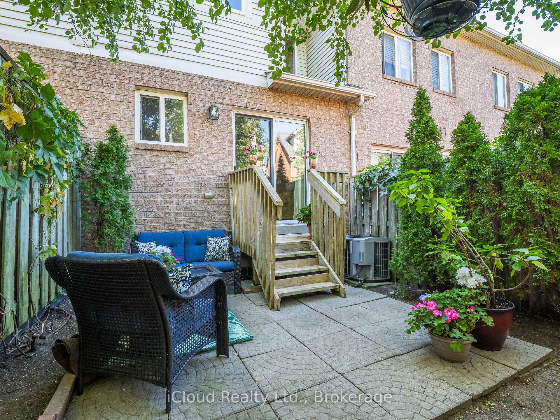 Photo 36 of 51 Spadina Road, Brampton, Bram West — HOMEH