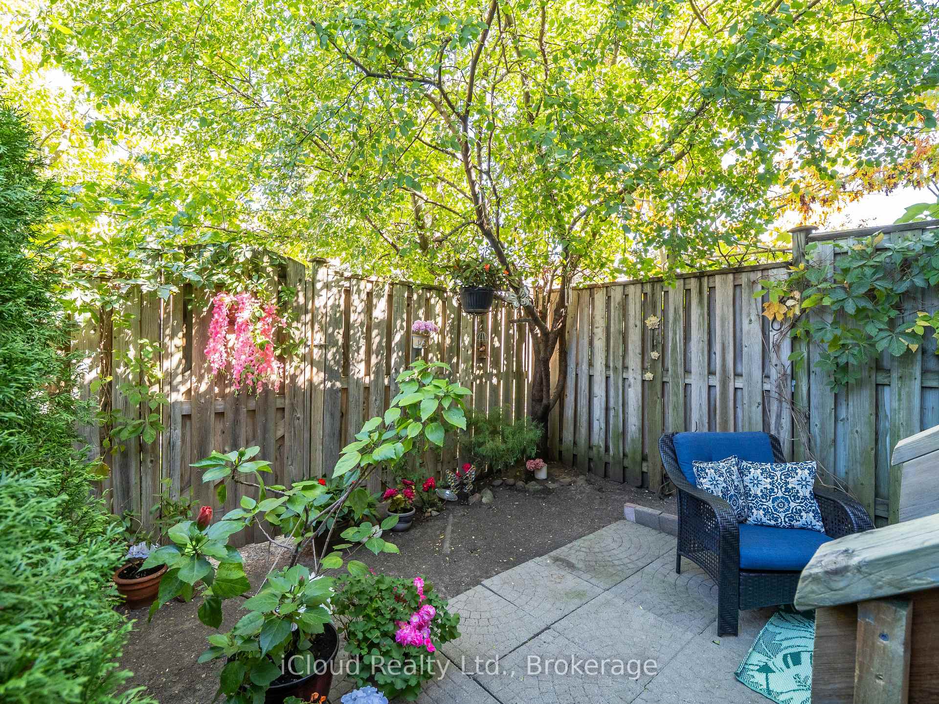 Photo 37 of 51 Spadina Road, Brampton, Bram West — HOMEH