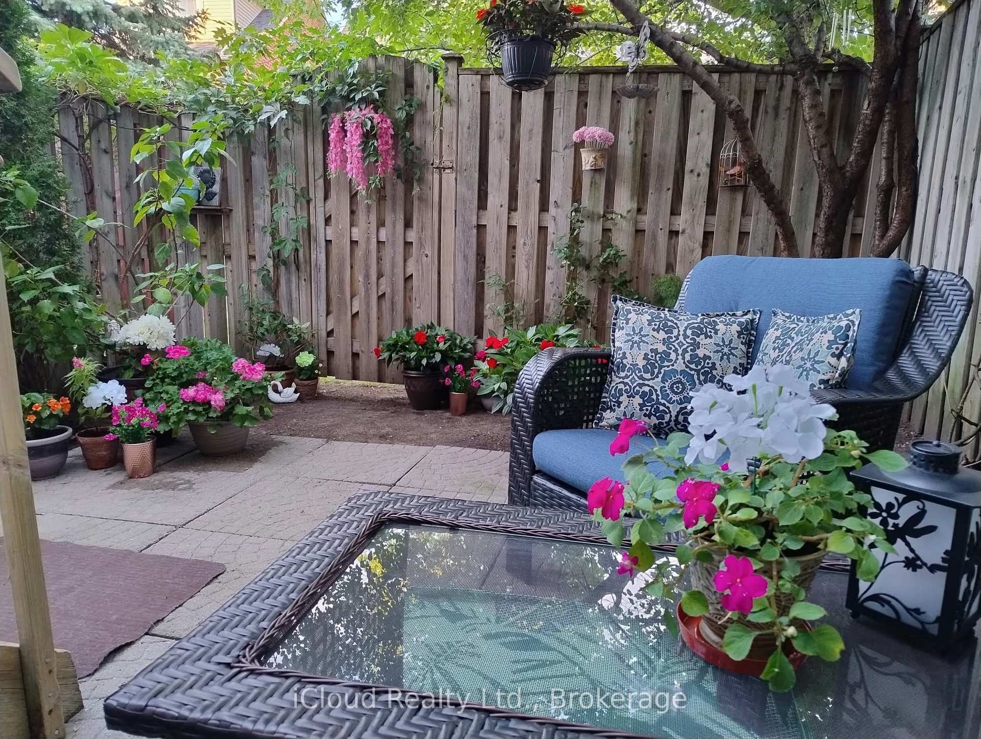 Photo 42 of 51 Spadina Road, Brampton, Bram West — HOMEH