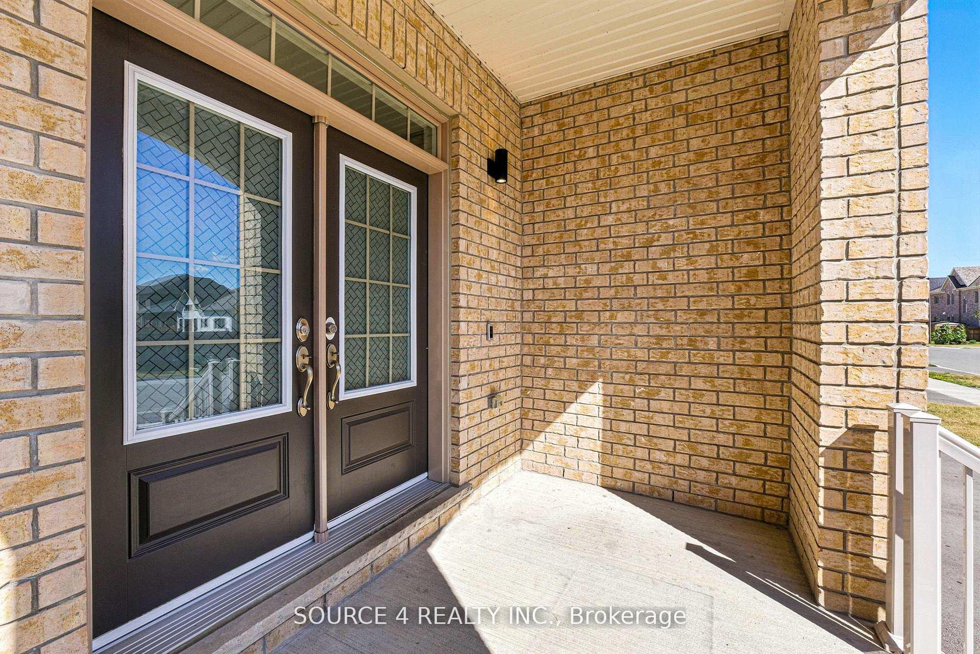 Photo 3 of 376 Danny Wheeler Boulevard, Georgina, Keswick North — HOMEH