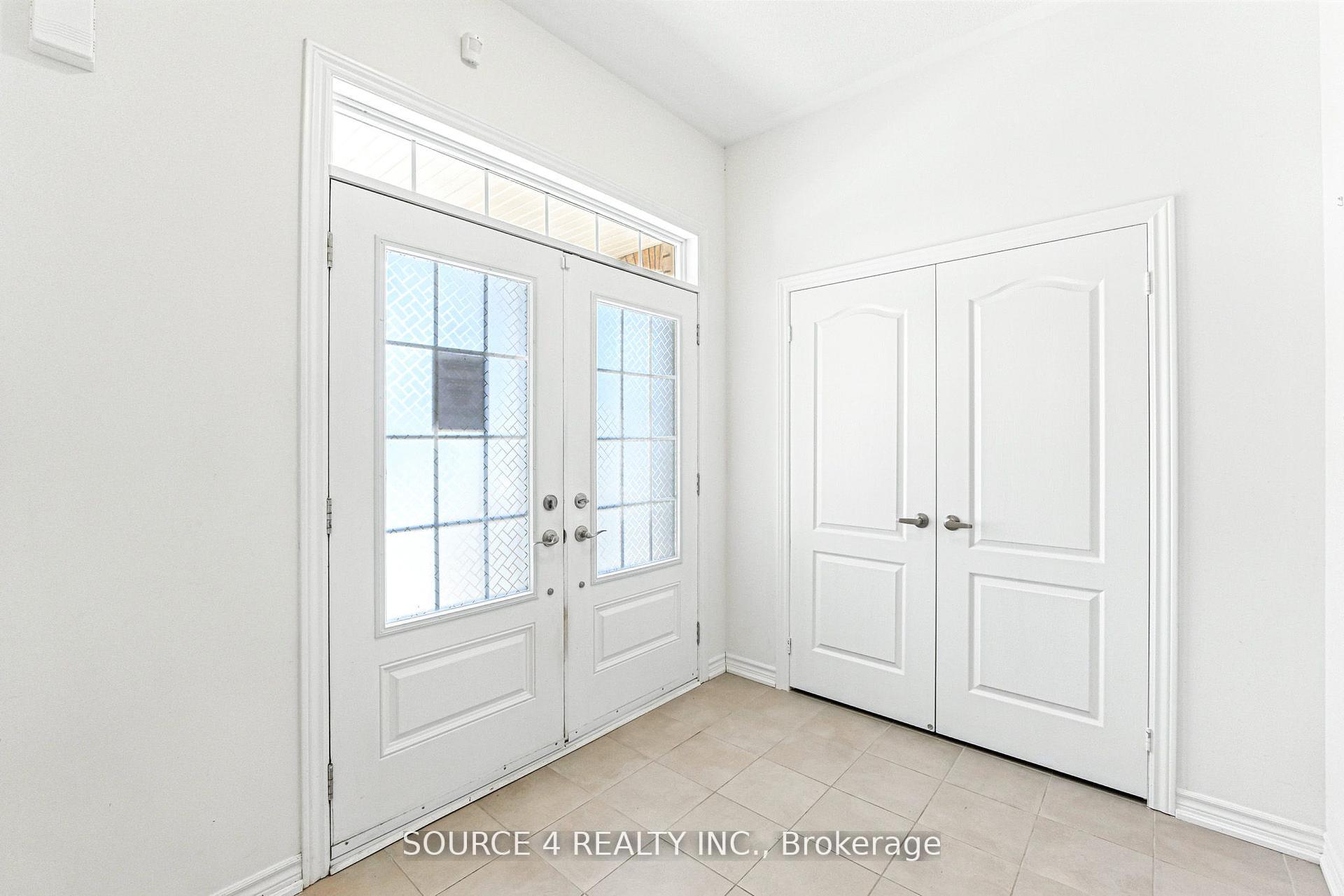 Photo 4 of 376 Danny Wheeler Boulevard, Georgina, Keswick North — HOMEH