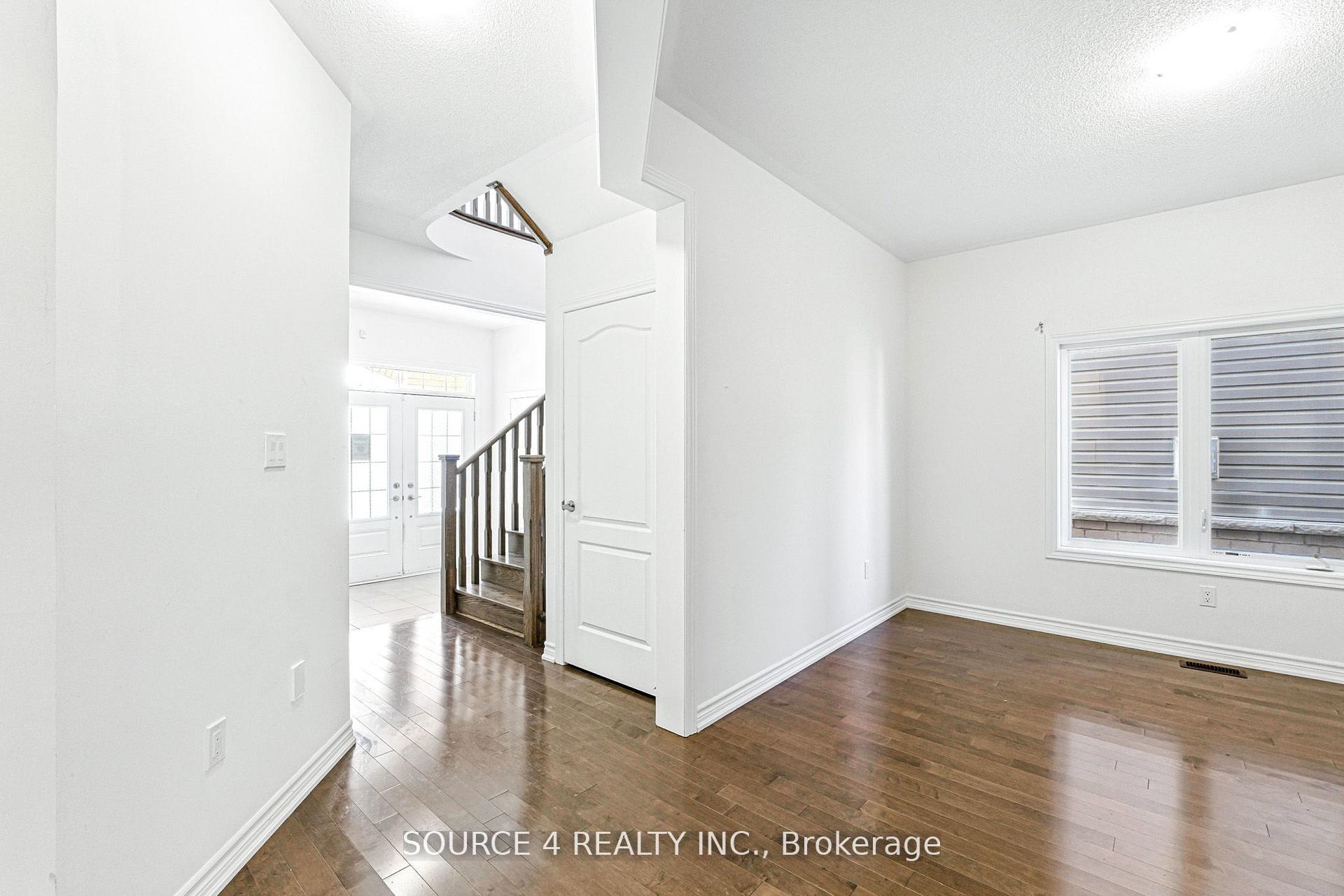 Photo 6 of 376 Danny Wheeler Boulevard, Georgina, Keswick North — HOMEH