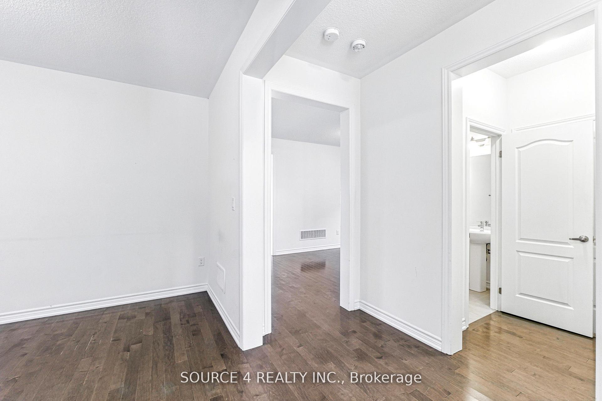 Photo 9 of 376 Danny Wheeler Boulevard, Georgina, Keswick North — HOMEH