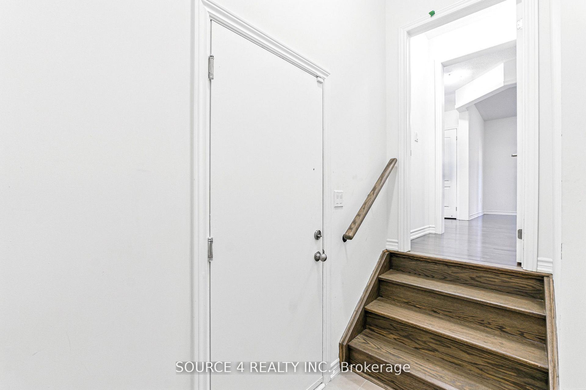 Photo 10 of 376 Danny Wheeler Boulevard, Georgina, Keswick North — HOMEH