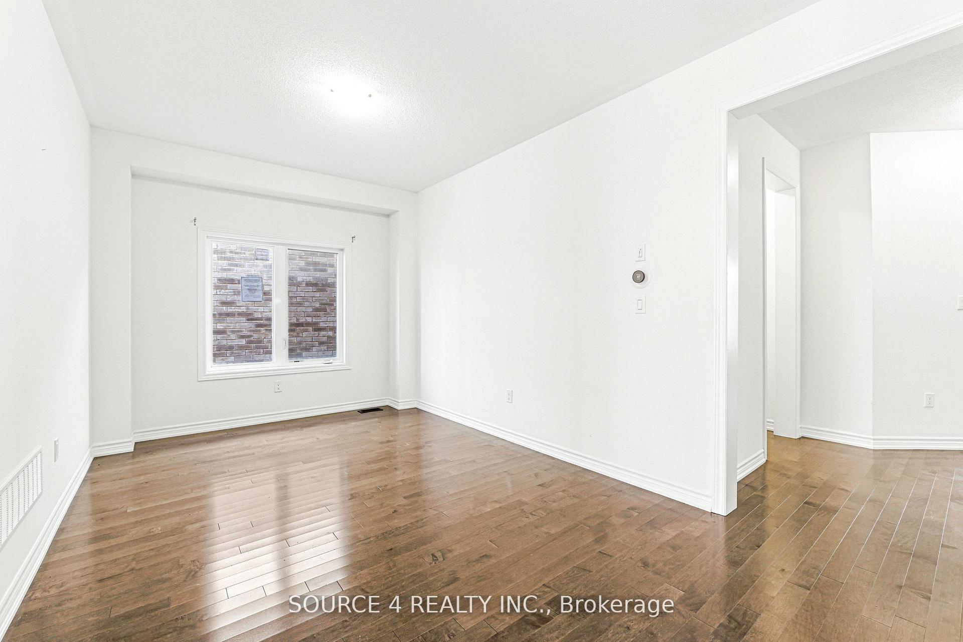 Photo 12 of 376 Danny Wheeler Boulevard, Georgina, Keswick North — HOMEH