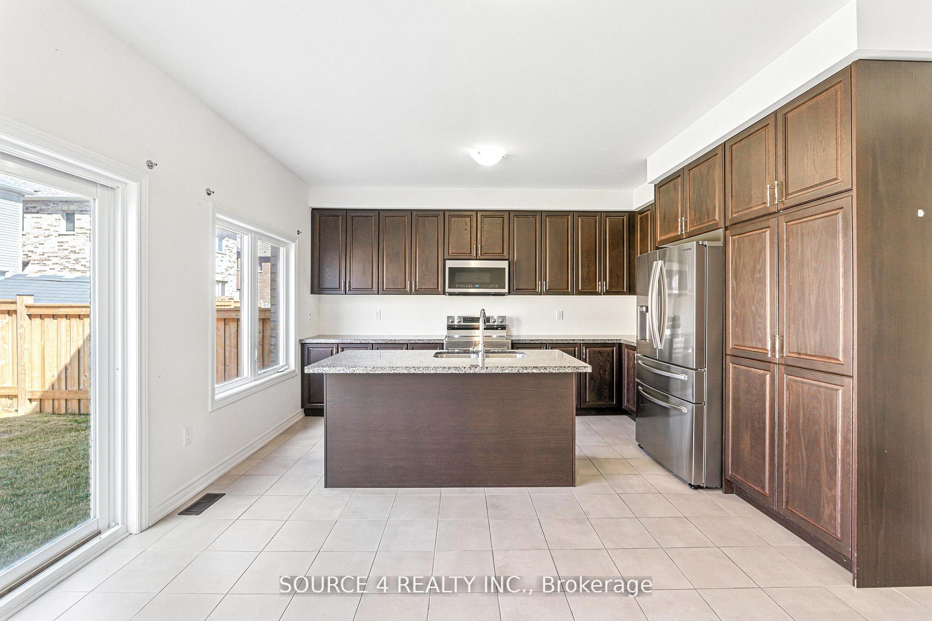 Photo 13 of 376 Danny Wheeler Boulevard, Georgina, Keswick North — HOMEH
