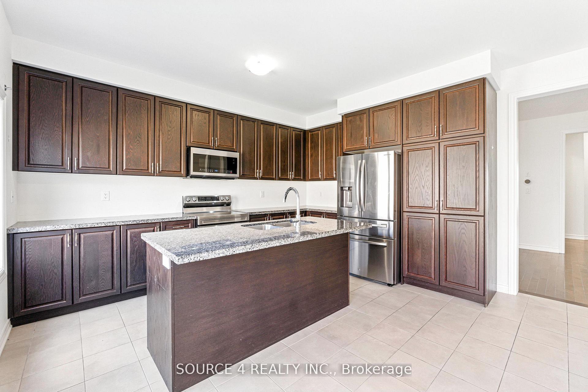 Photo 14 of 376 Danny Wheeler Boulevard, Georgina, Keswick North — HOMEH