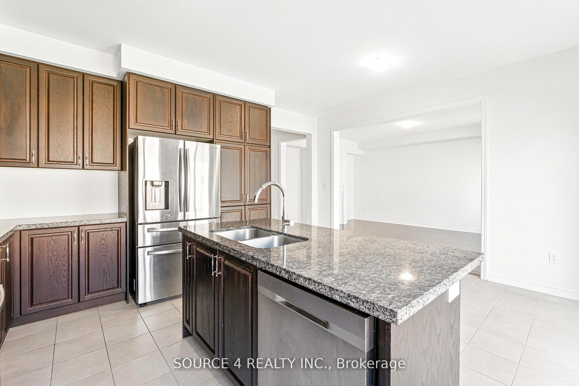 Photo 16 of 376 Danny Wheeler Boulevard, Georgina, Keswick North — HOMEH