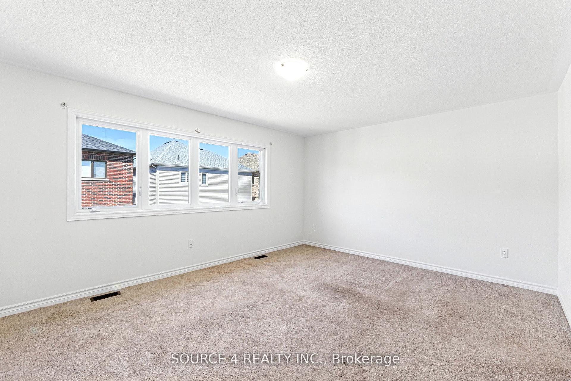 Photo 21 of 376 Danny Wheeler Boulevard, Georgina, Keswick North — HOMEH