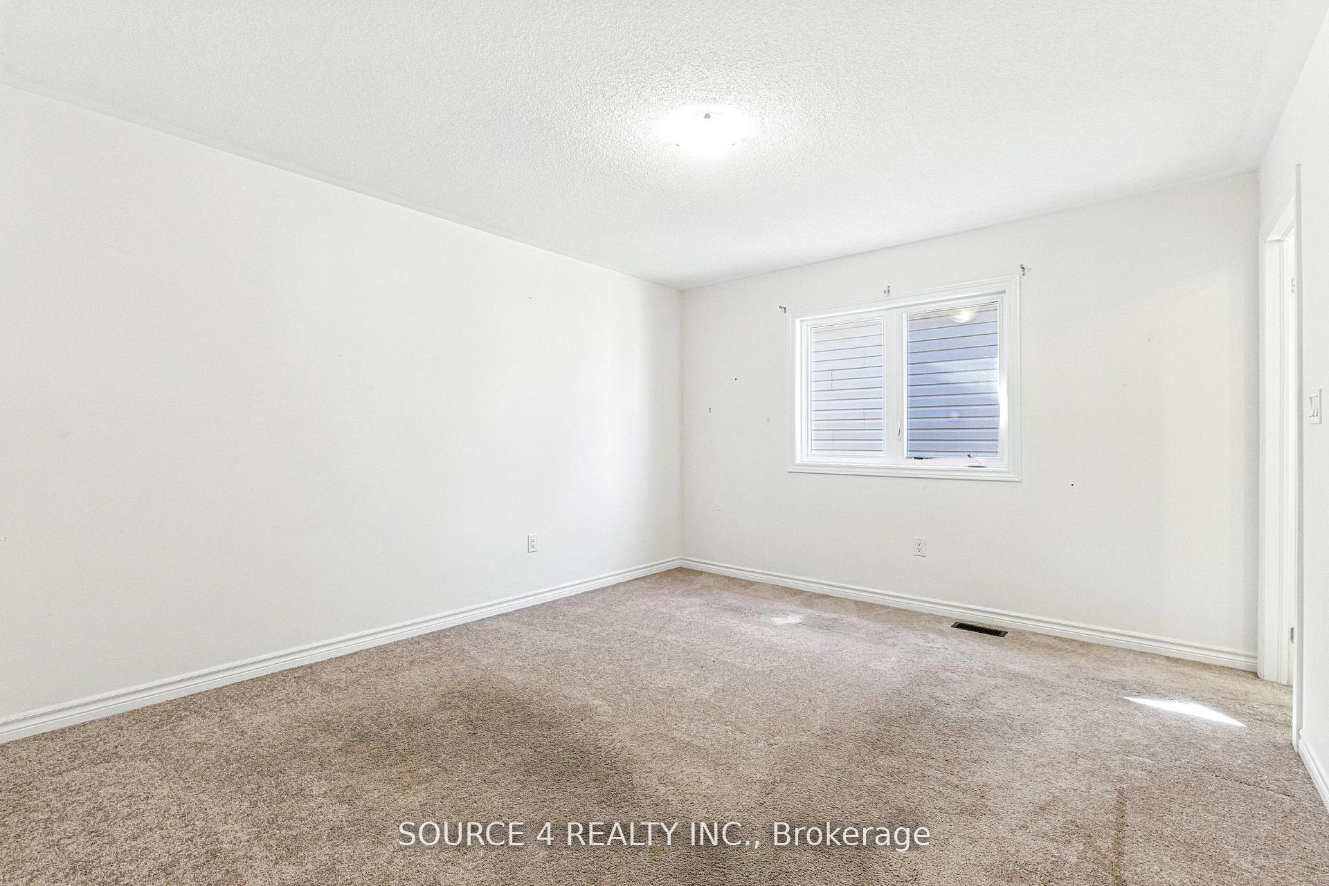Photo 26 of 376 Danny Wheeler Boulevard, Georgina, Keswick North — HOMEH
