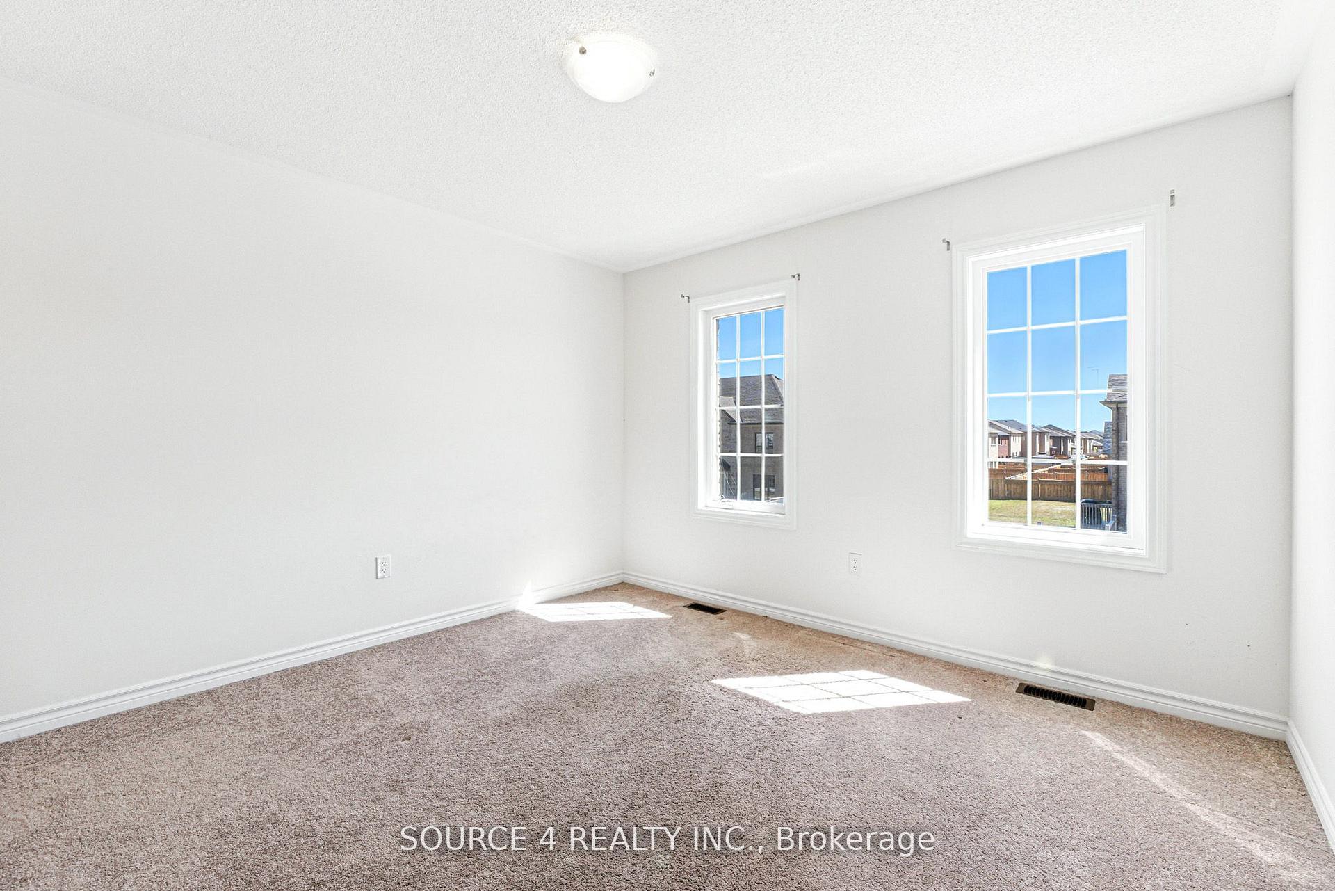 Photo 32 of 376 Danny Wheeler Boulevard, Georgina, Keswick North — HOMEH