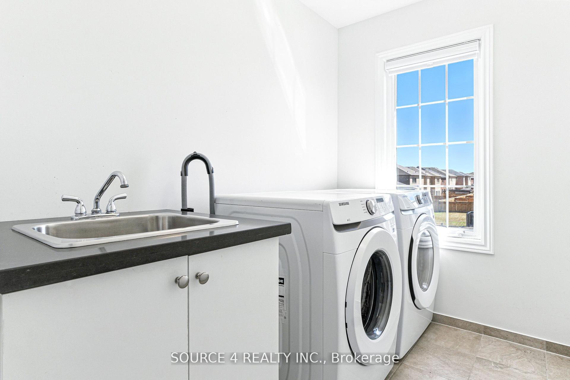 Photo 36 of 376 Danny Wheeler Boulevard, Georgina, Keswick North — HOMEH