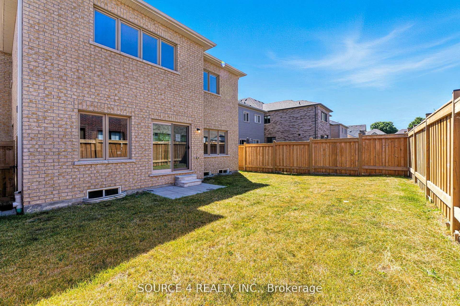 Photo 40 of 376 Danny Wheeler Boulevard, Georgina, Keswick North — HOMEH