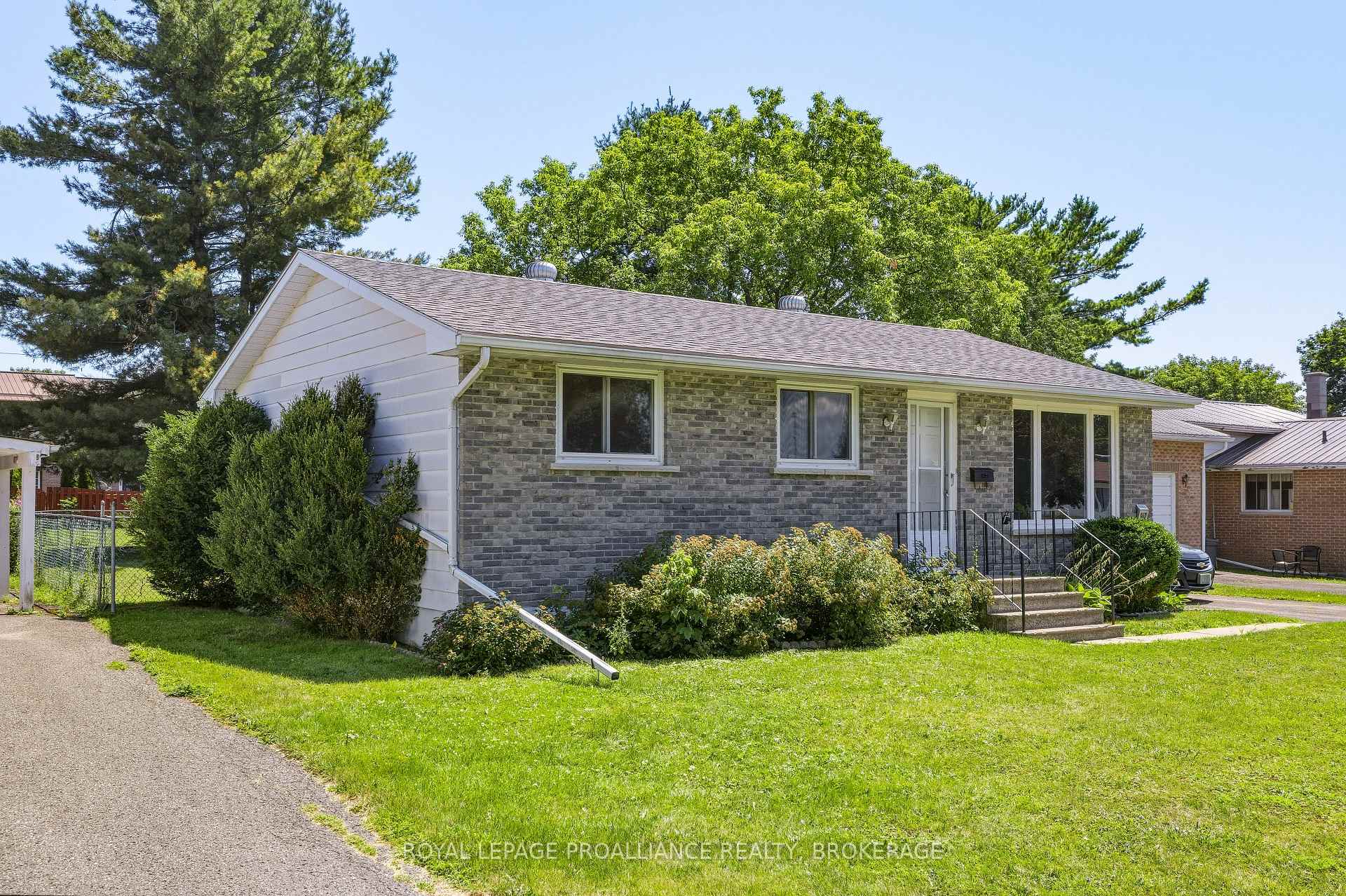 Front of 367 Georgiana Street