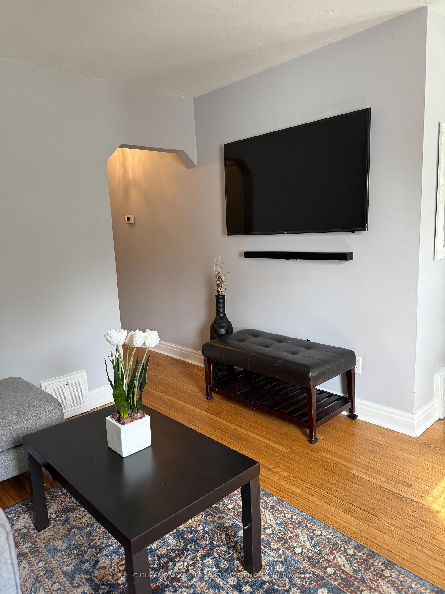 Photo 7 of 56 Thomas Janes Drive, London, South G — HOMEH