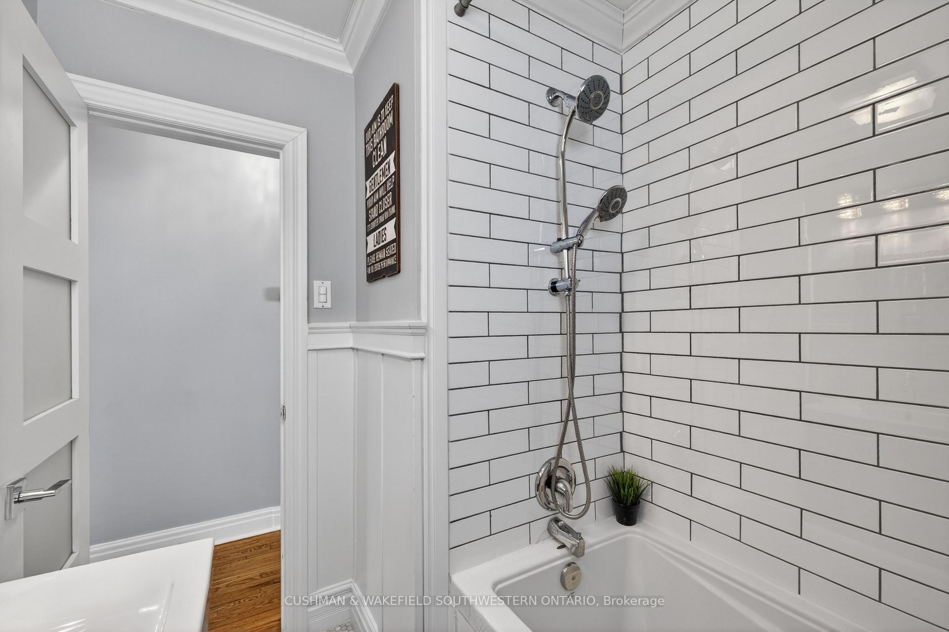 Photo 32 of 56 Thomas Janes Drive, London, South G — HOMEH