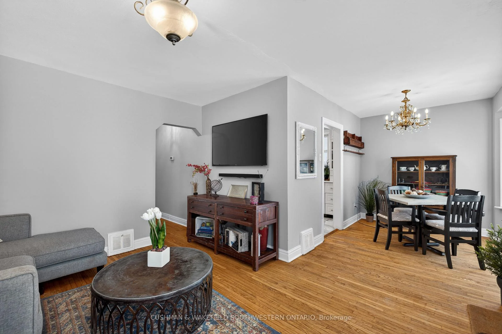 Photo 8 of 56 Thomas Janes Drive, London, South G — HOMEH