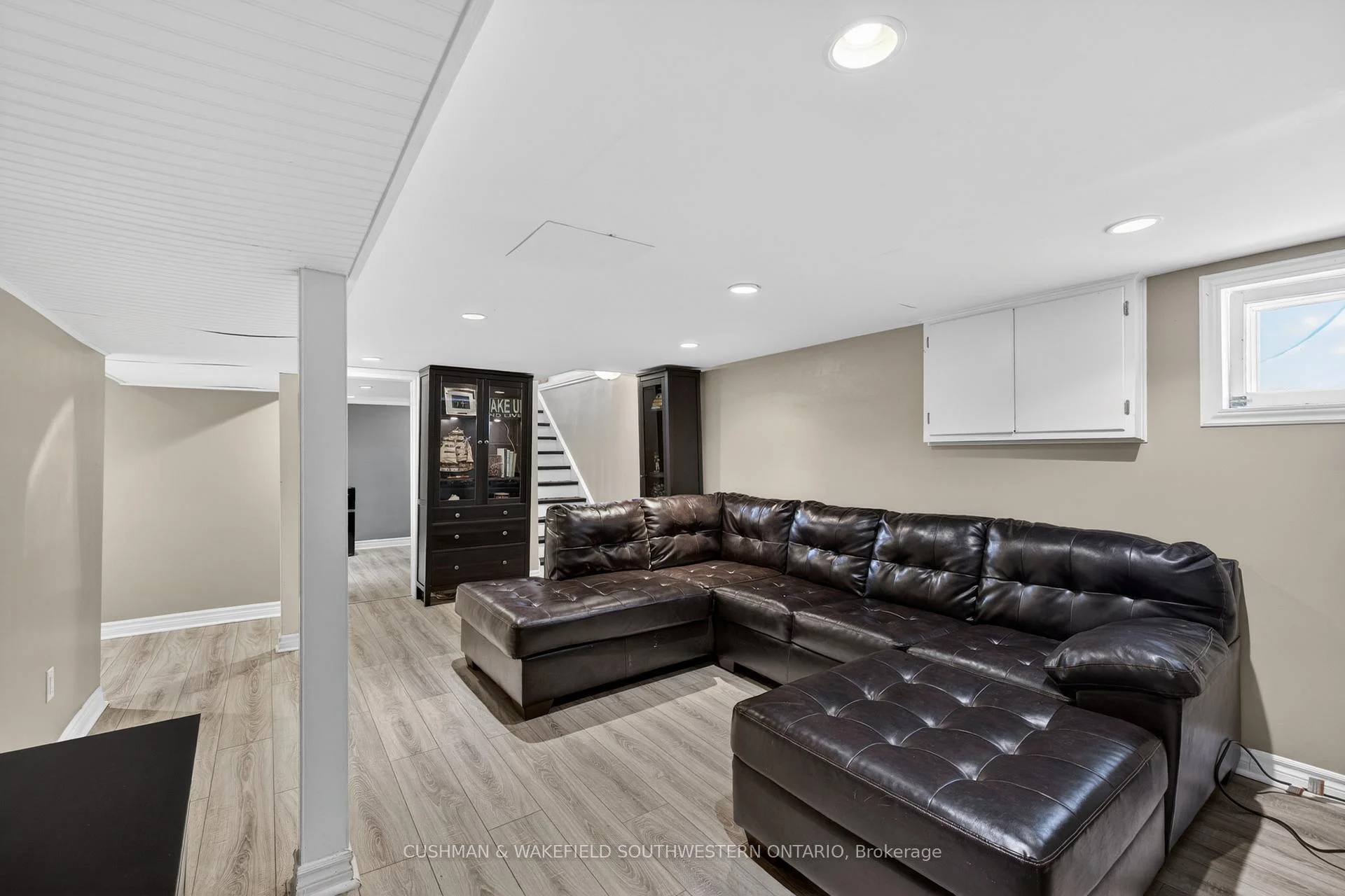 Photo 31 of 56 Thomas Janes Drive, London, South G — HOMEH