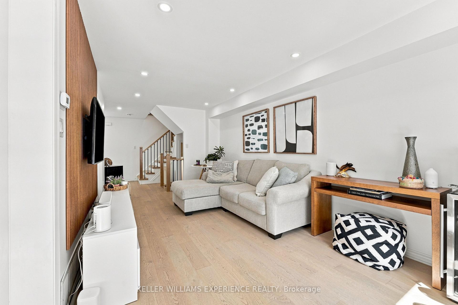 Photo 9 of 329 Esther Drive, Barrie, Painswick South — HOMEH