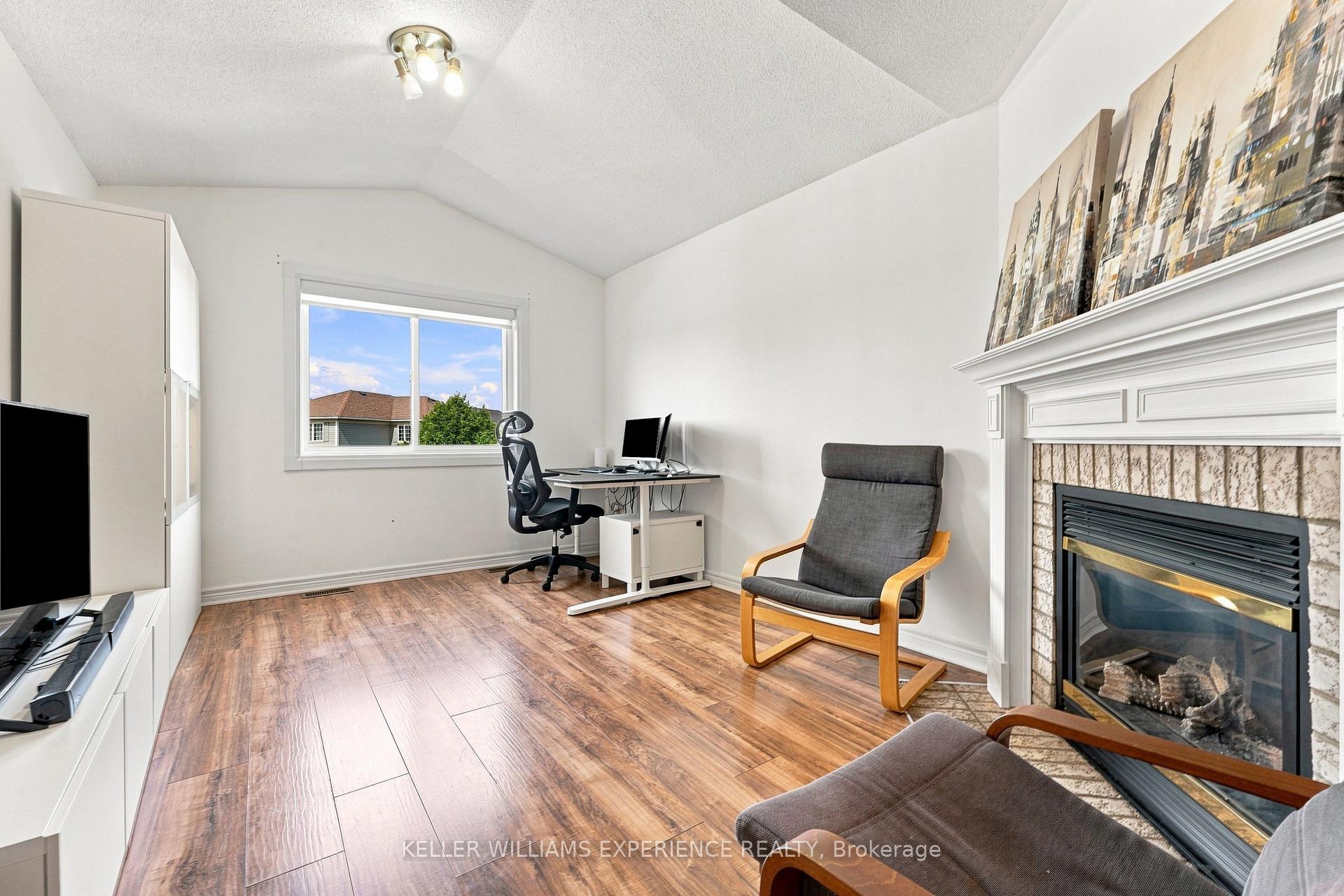 Photo 17 of 329 Esther Drive, Barrie, Painswick South — HOMEH