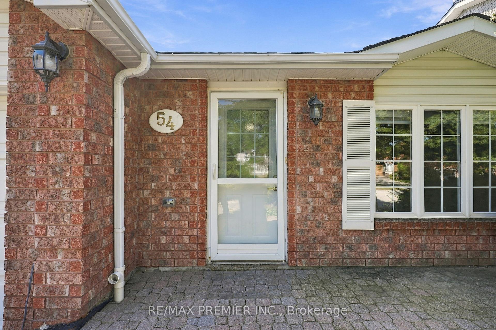 Photo 3 of 54 Hersey Crescent N, Barrie, Holly — HOMEH