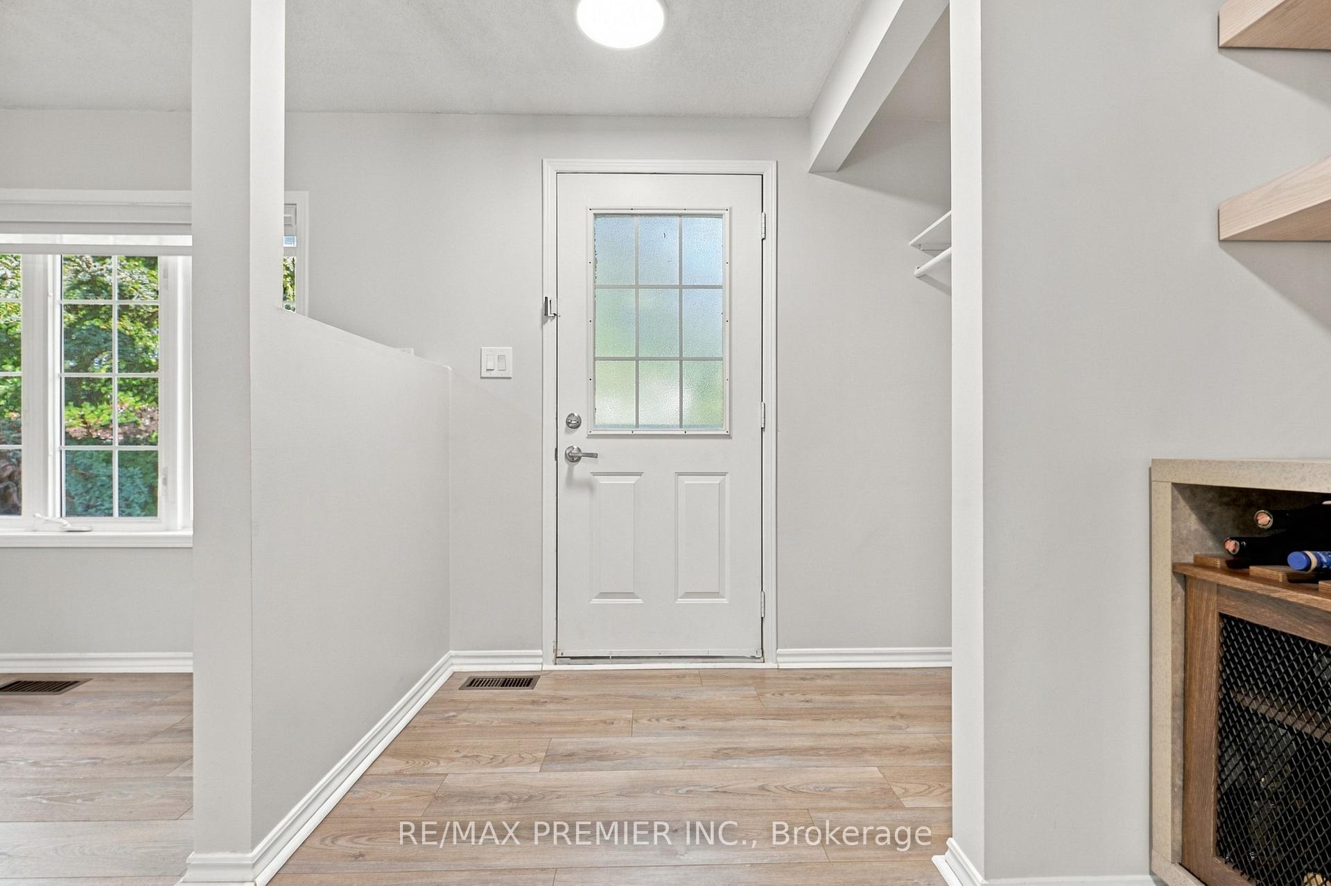 Photo 4 of 54 Hersey Crescent N, Barrie, Holly — HOMEH