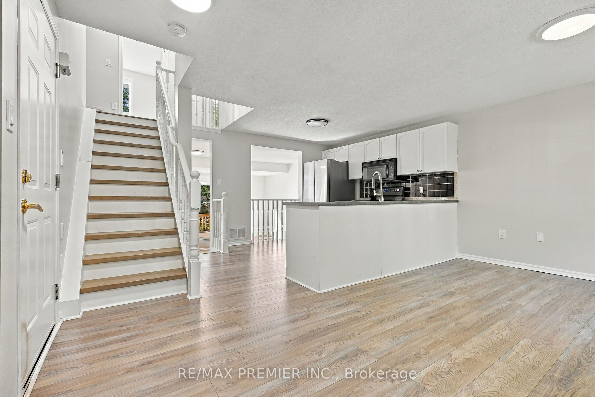 Photo 5 of 54 Hersey Crescent N, Barrie, Holly — HOMEH