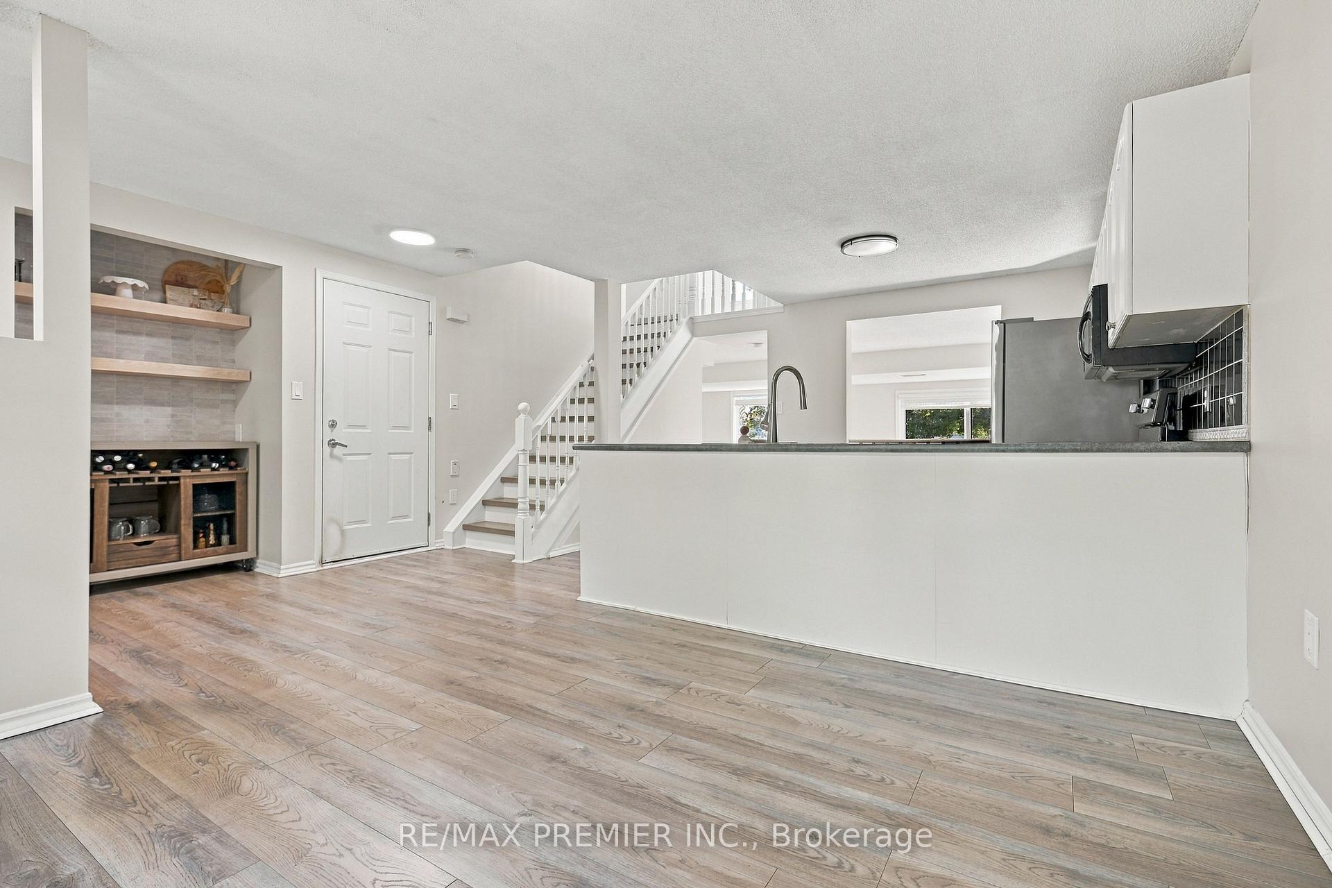 Photo 11 of 54 Hersey Crescent N, Barrie, Holly — HOMEH