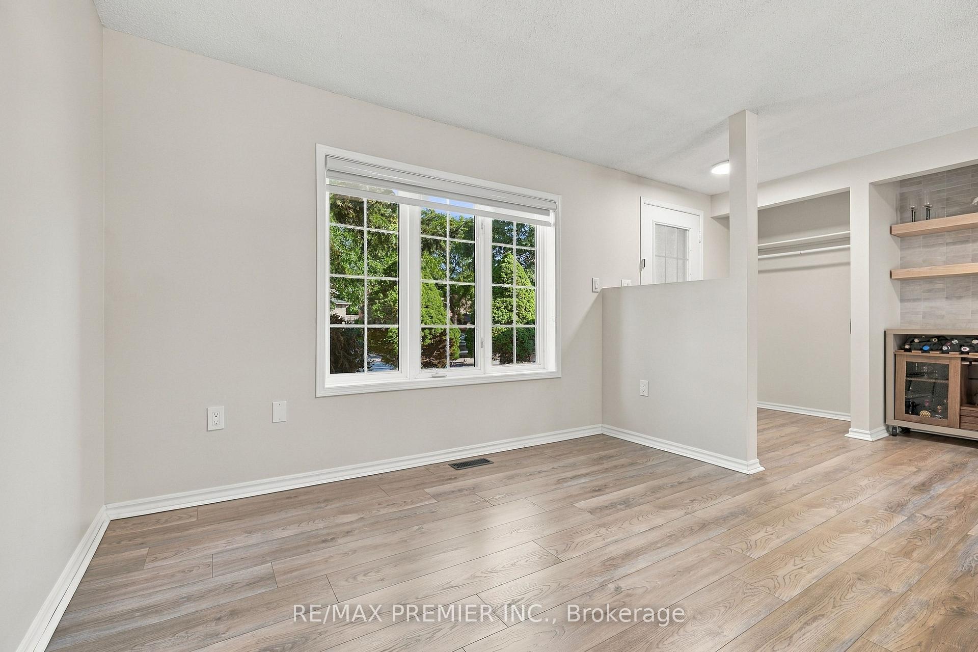 Photo 10 of 54 Hersey Crescent N, Barrie, Holly — HOMEH