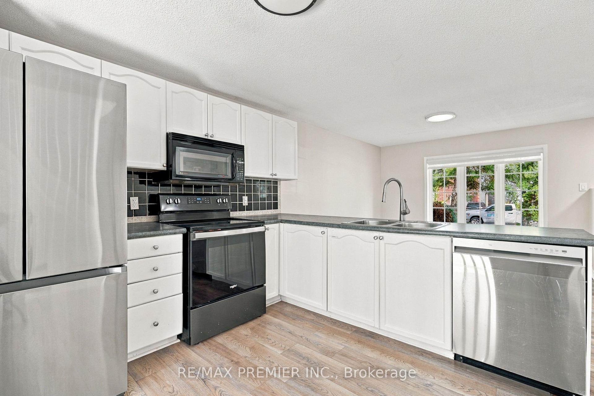 Photo 14 of 54 Hersey Crescent N, Barrie, Holly — HOMEH