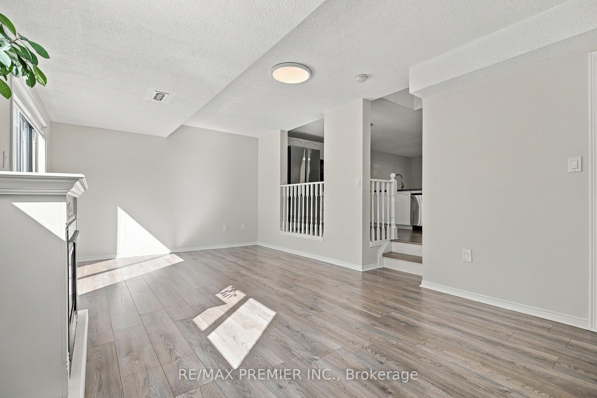 Photo 20 of 54 Hersey Crescent N, Barrie, Holly — HOMEH